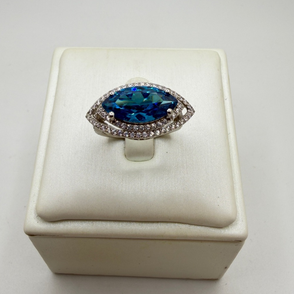 14x7mm East/West Marquise cut Blue ICE CZ w/ cz accent ring inโ sterling silver!